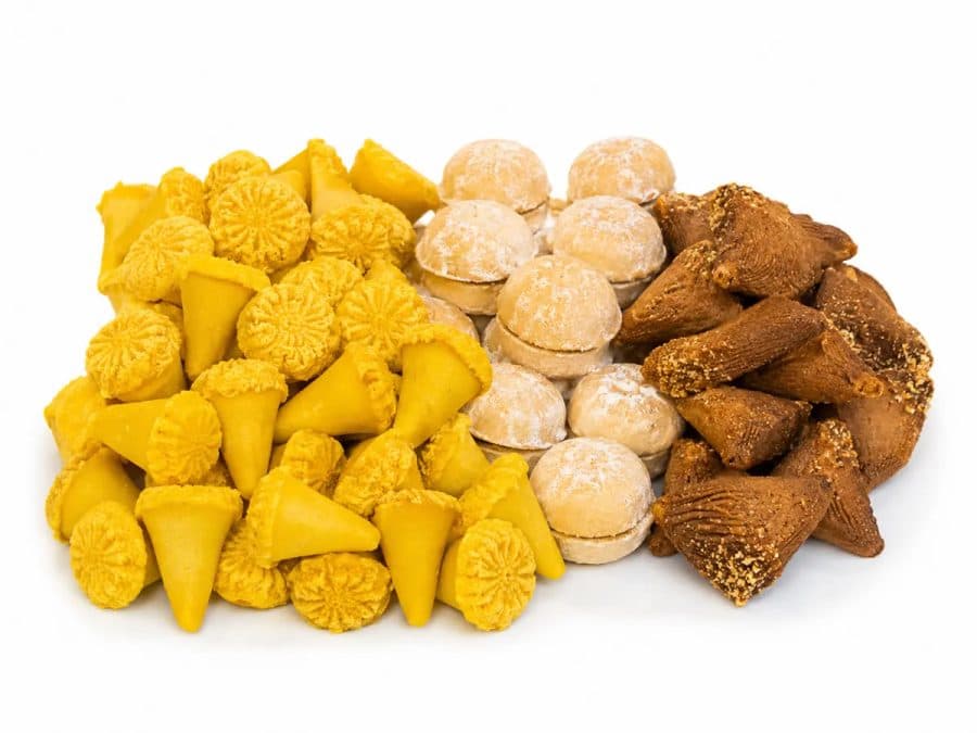 Cônes dorés à la noix de coco, maamoul & bouchées aux épices — TAZA | TAZA Supermarché Halal Strasbourg
